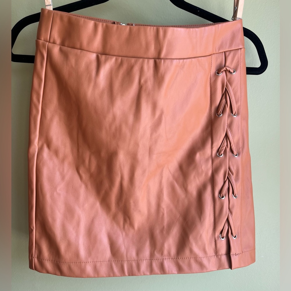 Chocolate u.s.a | Tan leather mini skirt | Size: S